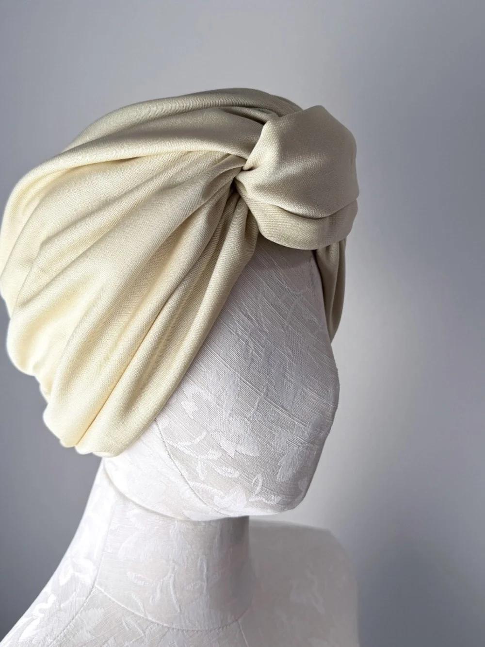 Vintage Liz Hughes Creations Taupe Knit Silk-like Turban